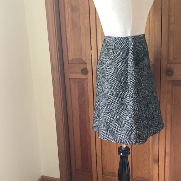 Talbots Tweed Mini Skirt, Size 10 - Picture 3 of 7